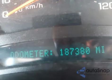 2004 Chevrolet Suburban 1500 Ls from USA, damaged, VIN 3GNEC16ZX4G296517